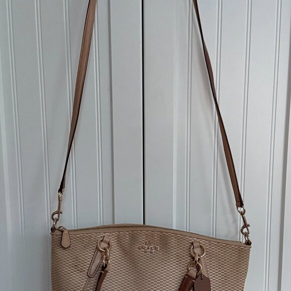 Coach Bag Purse Used Great condition. Crossbody or handles. - Picture 3 of 3